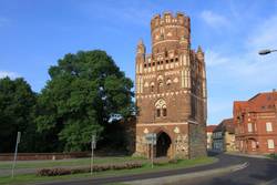 Blick von Stendaler Stadttoren und in den ältesten Schulatlas Deutschlands (Altmärkisches Museum)